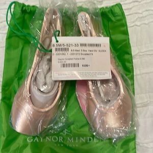 Size 8.5 Med Gaynor Minden Ballet Pointe Shirs
